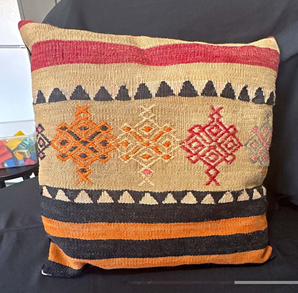 Hand Woven Vintage Kilim 100% Wool Geometric Throw Pillow Cover. 18x19